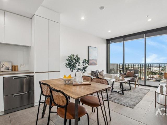 Spectacular City View Living with Carpark