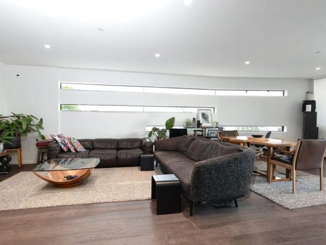 Spectacular city views with reduced weekly rental amount