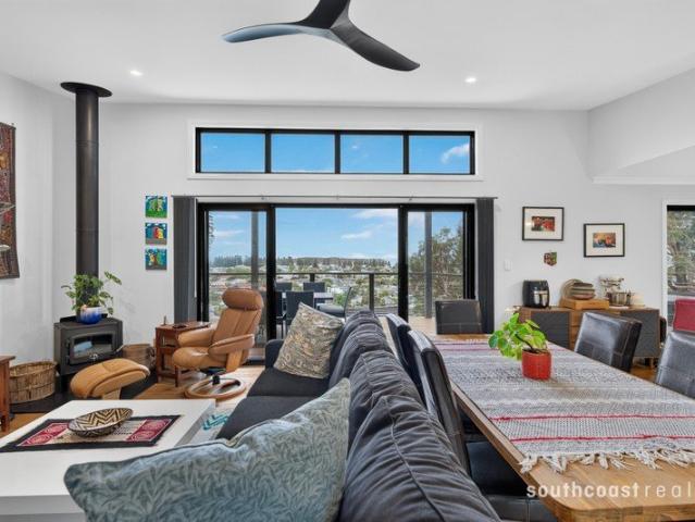 SPECTACULAR COASTAL VIEWS, ELEVATED LIVING