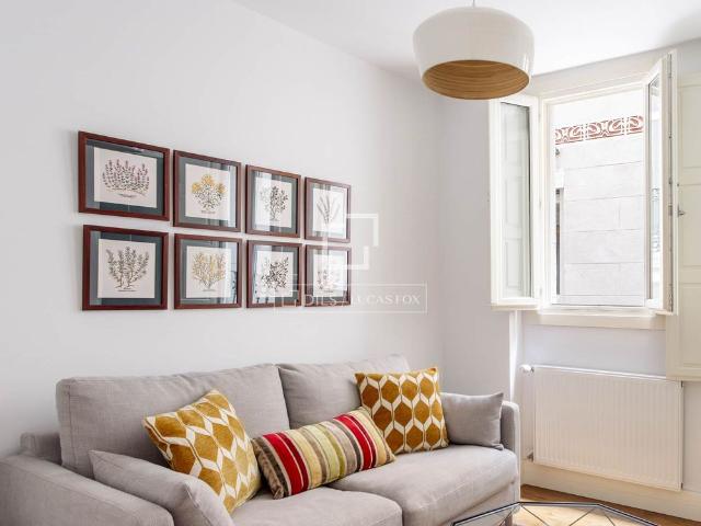 Spectacular designer furnished apartment in Paseo del Prado Cortes Huertas