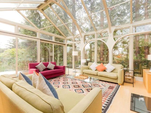 Spectacular detached modern family home with wonderfully light and spacious accommodation and fine views over The Royal Burgess Golf Course