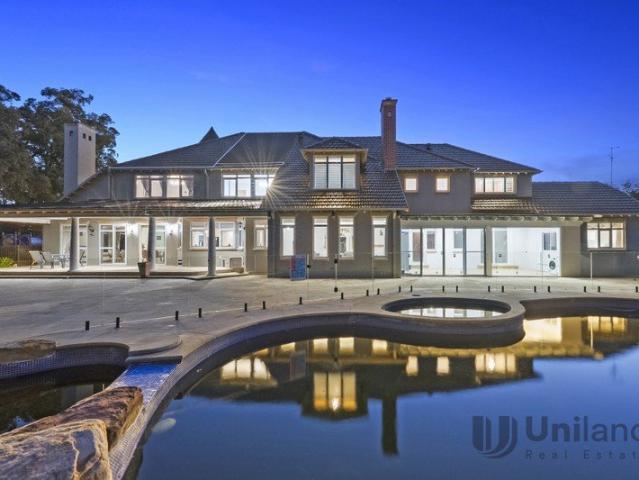 Spectacular Dural estate, palatial home plus a two bedroom self contained residence
