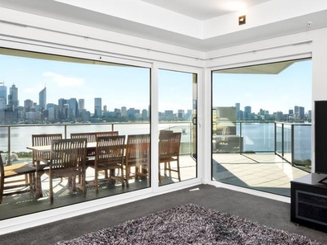 Spectacular Full Floor Sub Penthouse with Incredible City and River Views