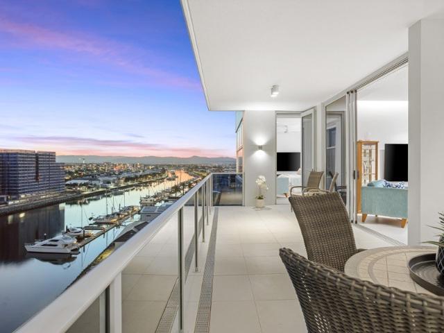 Spectacular Gold Coast Waterfront Home on the 7th Floor!