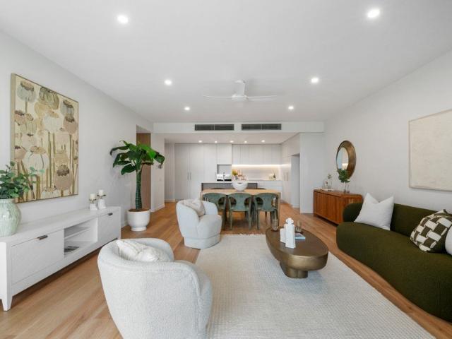 Spectacular Golf Course Views, Privacy & Effortless Living