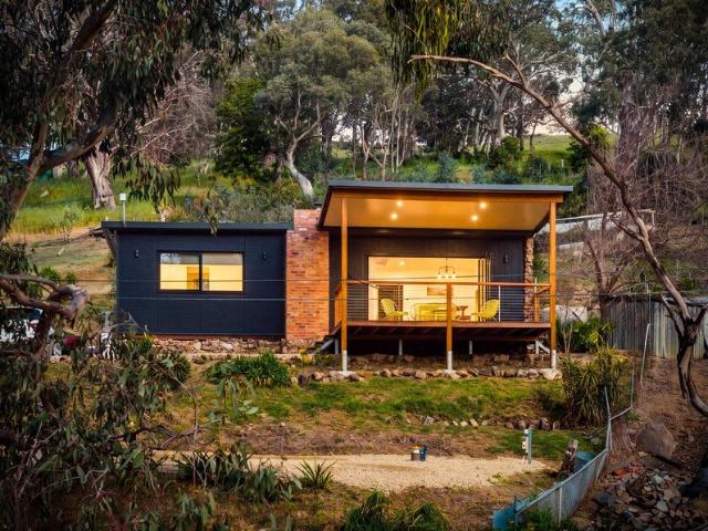 Spectacular Lake Hume Views with Contemporary Family Living