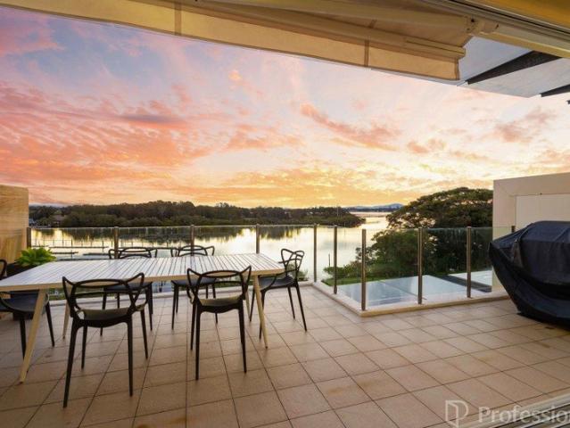 Spectacular Lake Views, Luxury Finishes, Exceptional Value