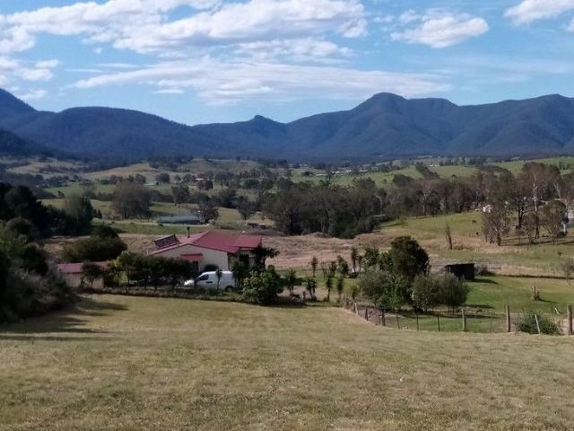 Spectacular mountain views with commercial potential