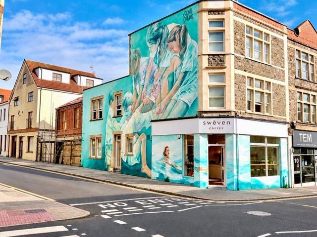Spectacular Newly Refurbished 3 Bed Penthouse Flat