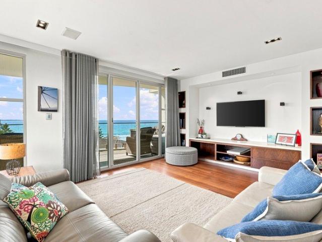 Spectacular Ocean Views and Effortless Coastal Luxury