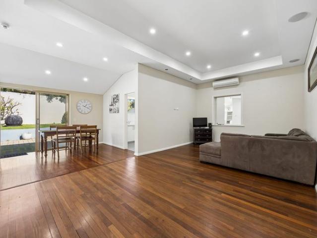 Spectacular Panoramic River & City Views. Fully furnished 6 month lease
