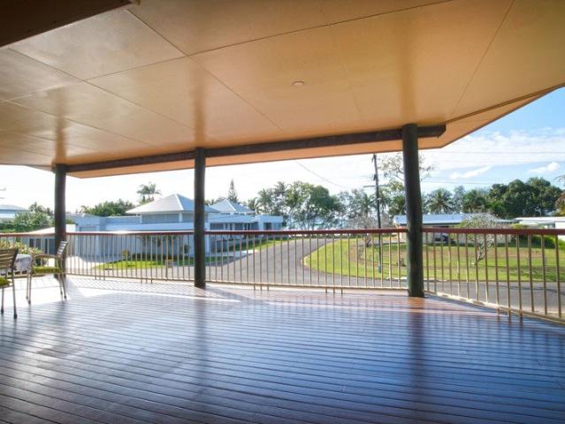 Spectacular Pole Home with Ocean Views!