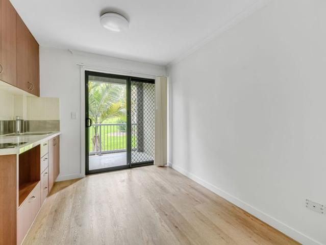 SPECTACULAR RENOVATED LOFT APARTMENT IN NUNDAH!