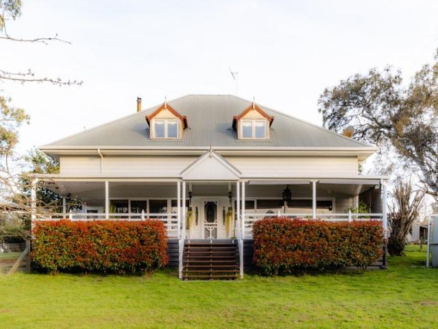 Spectacular Riverfront Living with Space, Privacy & Entertaining