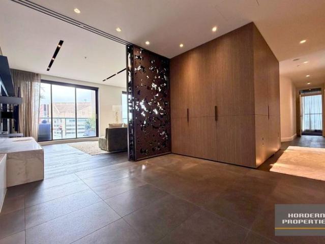 Spectacular Split level Furnished Penthouse in Prestigious Hordern Towers