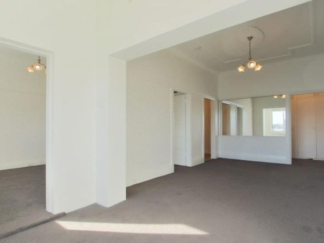 Spectacular Sydney Harbourfront apartment. The perfect work from home abode!