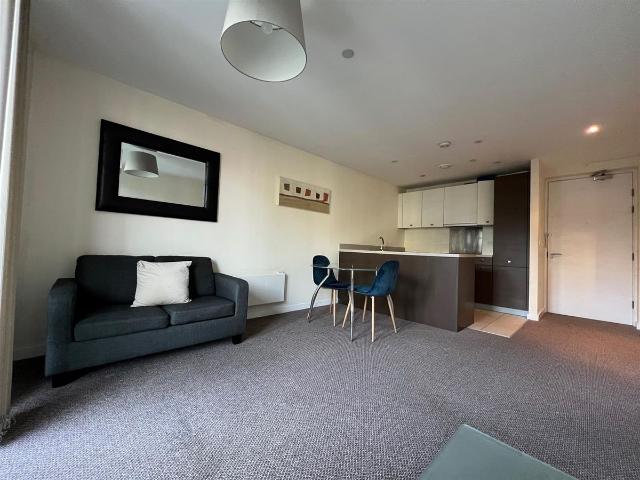 Spectrum, Block 9, Blackfriars Road M3, 1 bed flat to rent, £1,100 pcm | PrimeLocation