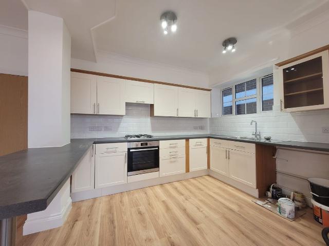 Spectrum House, 9 11 Tufton Street, Ashford TN23, 2 bed flat to rent, £1,225 pcm | PrimeLocation