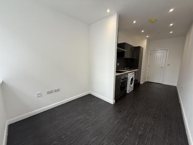 Spectrum House, East Parade, Bradford BD1, 1 bed flat to rent, £700 pcm | PrimeLocation