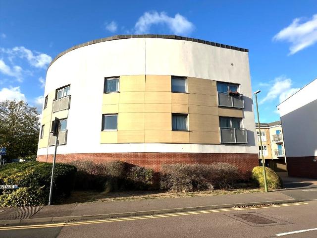 Spectre Court, Hatfield AL10, 2 bed flat to rent, £1,500 pcm | PrimeLocation