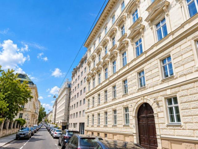 EXKLUSIVES PENTHOUSE MIT SPEKTAKULÄRER DACHTERRASSE