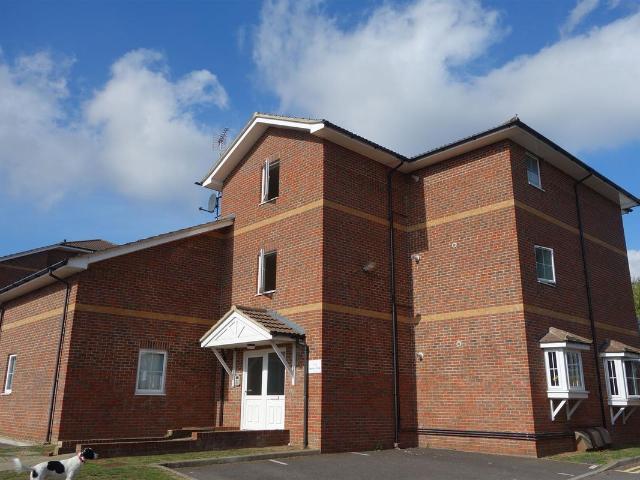 Spencer Close, Aldershot GU12, 1 bed flat to rent, £1,050 pcm | PrimeLocation