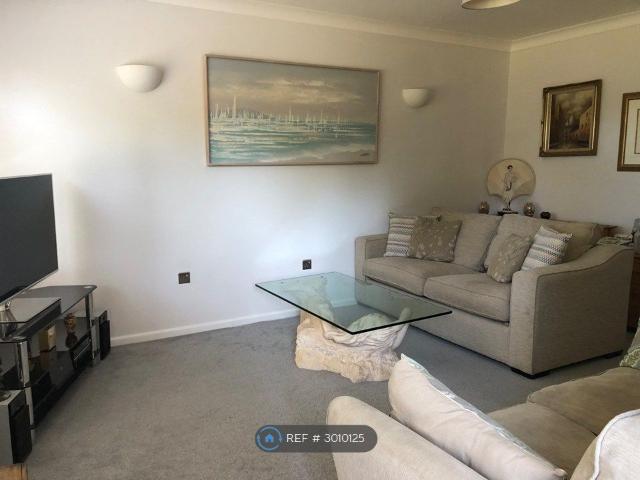 Spencer Court, New Milton BH25, 2 bed flat to rent, £1,250 pcm | PrimeLocation