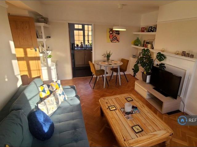Spencer Court, London, SW20 1 bed flat to rent £1,800 pcm £415 pw