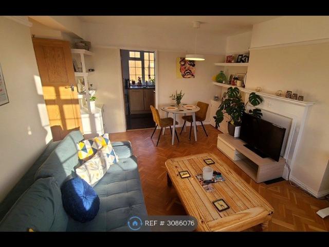 Spencer Court, London SW20, 1 bed flat to rent, £1,800 pcm | PrimeLocation