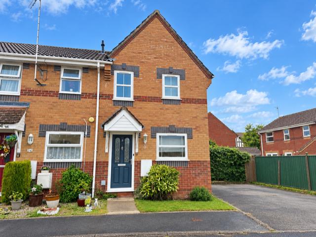 Spencer Croft, Ely, Cambridgeshire 2 bed end of terrace house to rent £1,100 pcm £254 pw