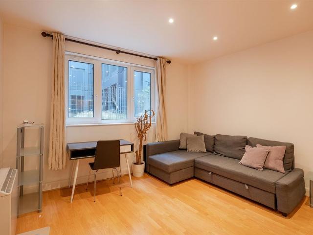 Spencer Heights, 28 Bartholomew Close, London EC1A, 1 bed flat to rent, £2,250 pcm | PrimeLocation