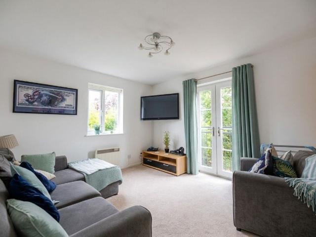 Spencer House, Ensign Close, Leigh On Sea SS9, 2 bed flat to rent, £1,350 pcm | PrimeLocation
