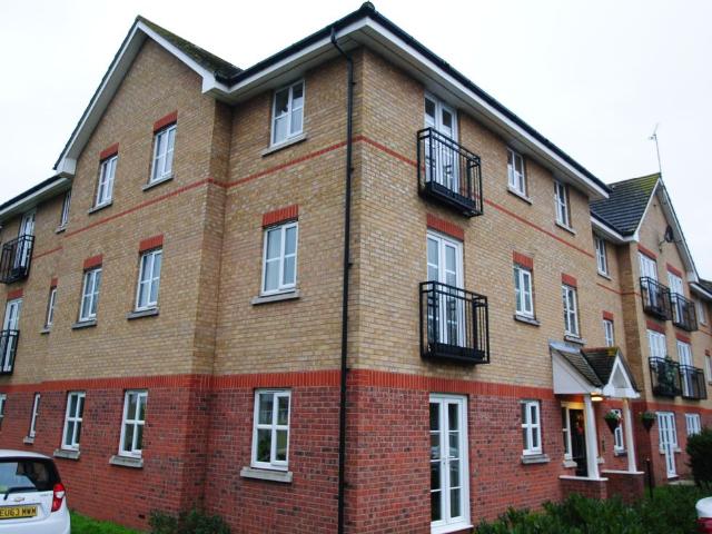 Spencer House, Ensign Close, Leigh On Sea SS9, 2 bed flat to rent, £1,300 pcm | PrimeLocation