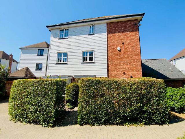 Spencer Place, Kings Hill ME19, 5 bed detached house to rent, £2,550 pcm | PrimeLocation