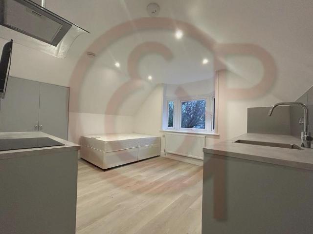 Spencer Road, Chiswick W4, Studio to rent, £1,500 pcm | PrimeLocation