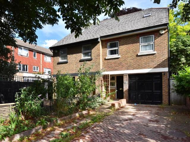 Spencer Road, Bromley, BR1 3 bed semi detached house to rent £2,700 pcm £623 pw