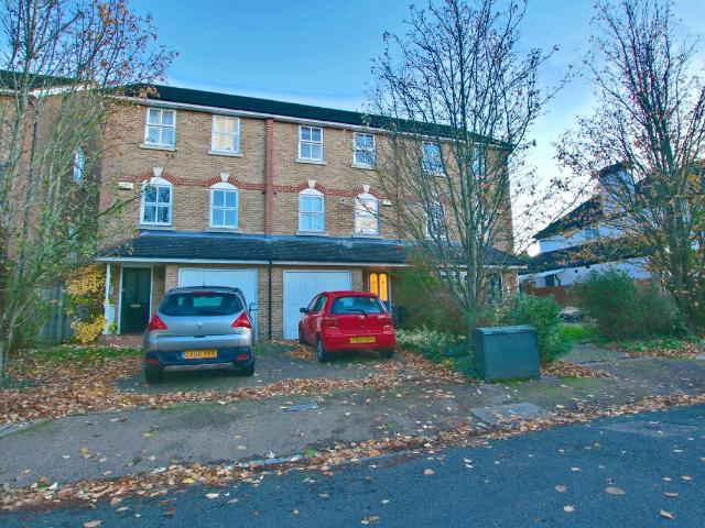 Spencer Road, Bromley BR1, 3 bed town house to rent, £2,250 pcm | PrimeLocation