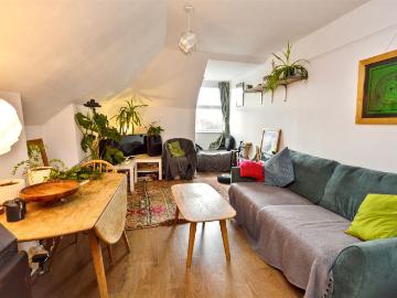 Spencer Road, Eastbourne BN21, 2 bed flat to rent, £1,000 pcm | PrimeLocation