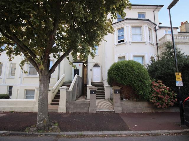 Spencer Road, Eastbourne BN21, 3 bed flat to rent, £1,300 pcm | PrimeLocation