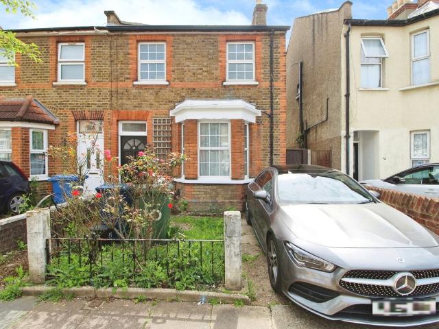 Spencer Road, Harrow Weald, Harrow HA3, 4 bed semi detached house to rent, £2,550 pcm | PrimeLocation