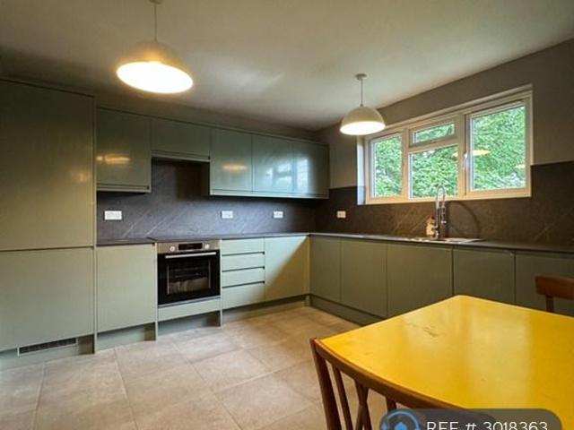 Spencer Road, London, W4 1 bed flat to rent £2,150 pcm £496 pw