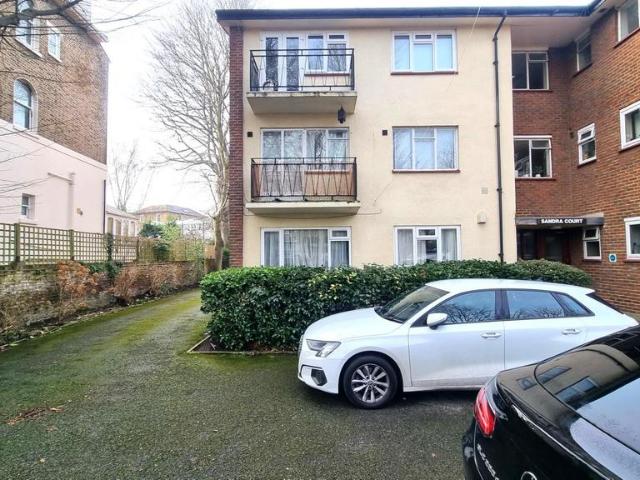 Spencer Road, Strand on the Green, London, W4 3SU, United Kingdom | 1 bed apartment for rent #139475103 | Rentberry