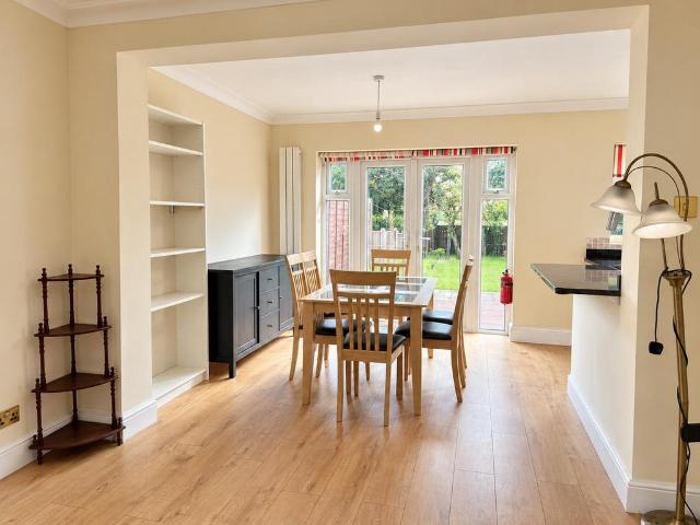 Spencer Road, Wembley, HA0 4 bed semi detached house to rent £3,000 pcm £692 pw