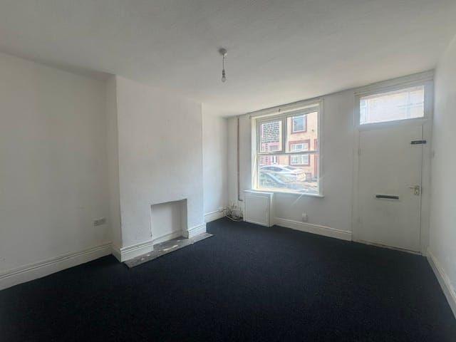 Spencer Street, Burnley BB10, 2 bed terraced house to rent, £550 pcm | PrimeLocation