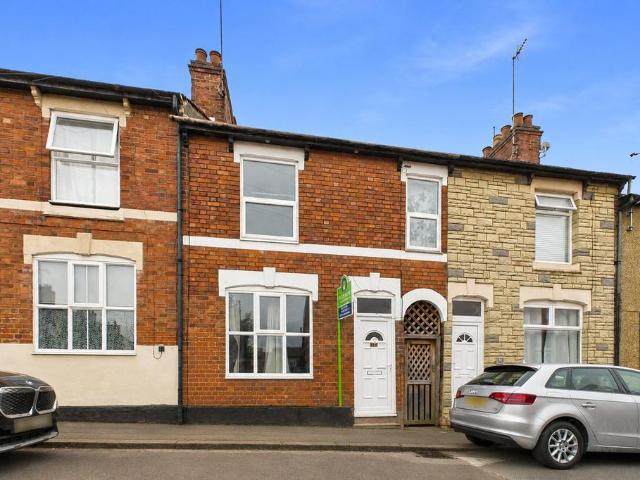 Spencer Street, Northamptonshire NN16 3 bed terraced house to rent £1,000 pcm £231 pw