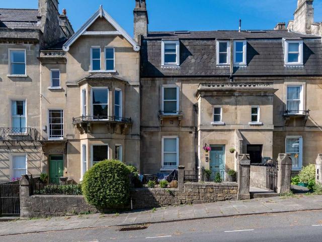 Spencer`S Belle Vue, Bath BA1, 2 bed flat to rent, £1,500 pcm | PrimeLocation