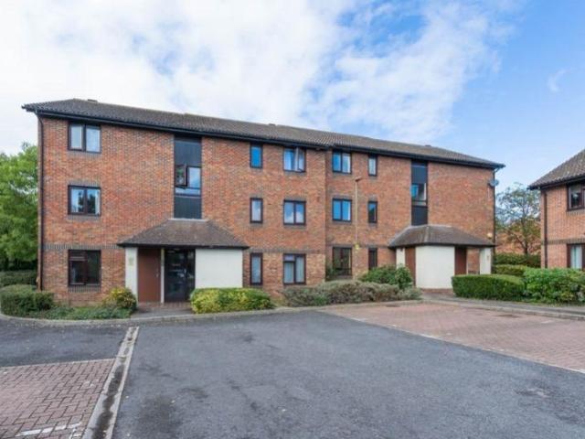 Spenlove Close, Abingdon OX14 2 bed flat to rent £1,350 pcm £312 pw