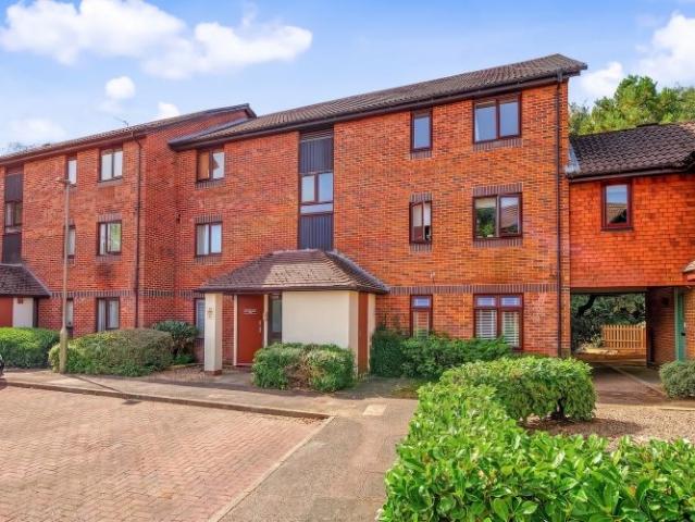 Spenlove Close, Abingdon OX14, 2 bed flat to rent, £1,300 pcm | PrimeLocation