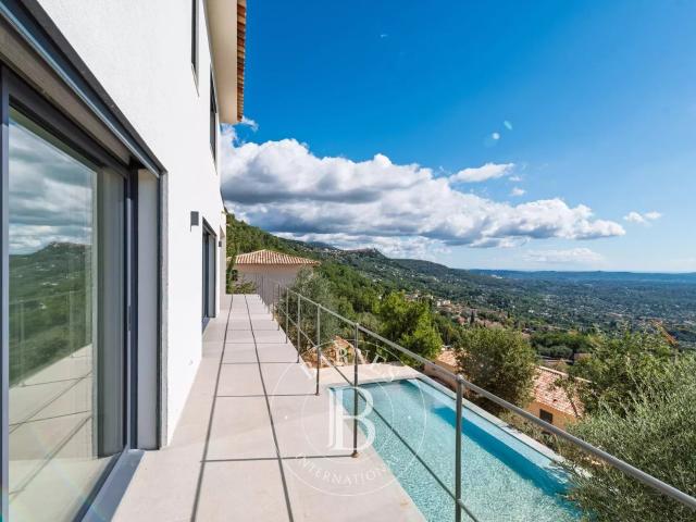 Spéracèdes Maison contemporaine avec vues panoramiques mer. 272m² Spéracèdes