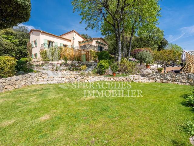 Spéracèdes – Villa en lisière de village avec vue panoramiqu. 233m² Spéracèdes
